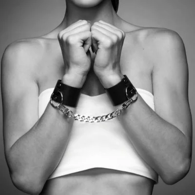 BIJOUX INDISCRETS MAZE - WIDE CUFFS BLACK BIJOUX INDISCRETS MAZE - WIDE CUFFS BLACK