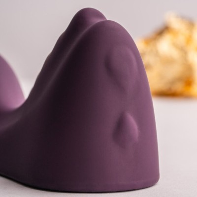 ROCKS- OFF - RUBY GLOW PURPLE SIT-ON VIBRATOR ROCKS- OFF - RUBY GLOW PURPLE SIT-ON VIBRATOR