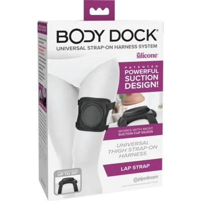 PIPEDREAMS - BODY DOCK LAP STRAP HARNESS PIPEDREAMS - BODY DOCK LAP STRAP HARNESS